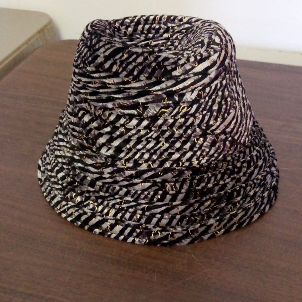 Vintage DAVID and YOUNG Polyester Bucket Hat. OS. RN-54976. New